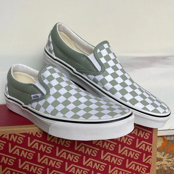 Vans Men’s Classic Slip-On Color Theory Checkerboard
VN000BVZCJL
Sneakers - Picture 13 of 16